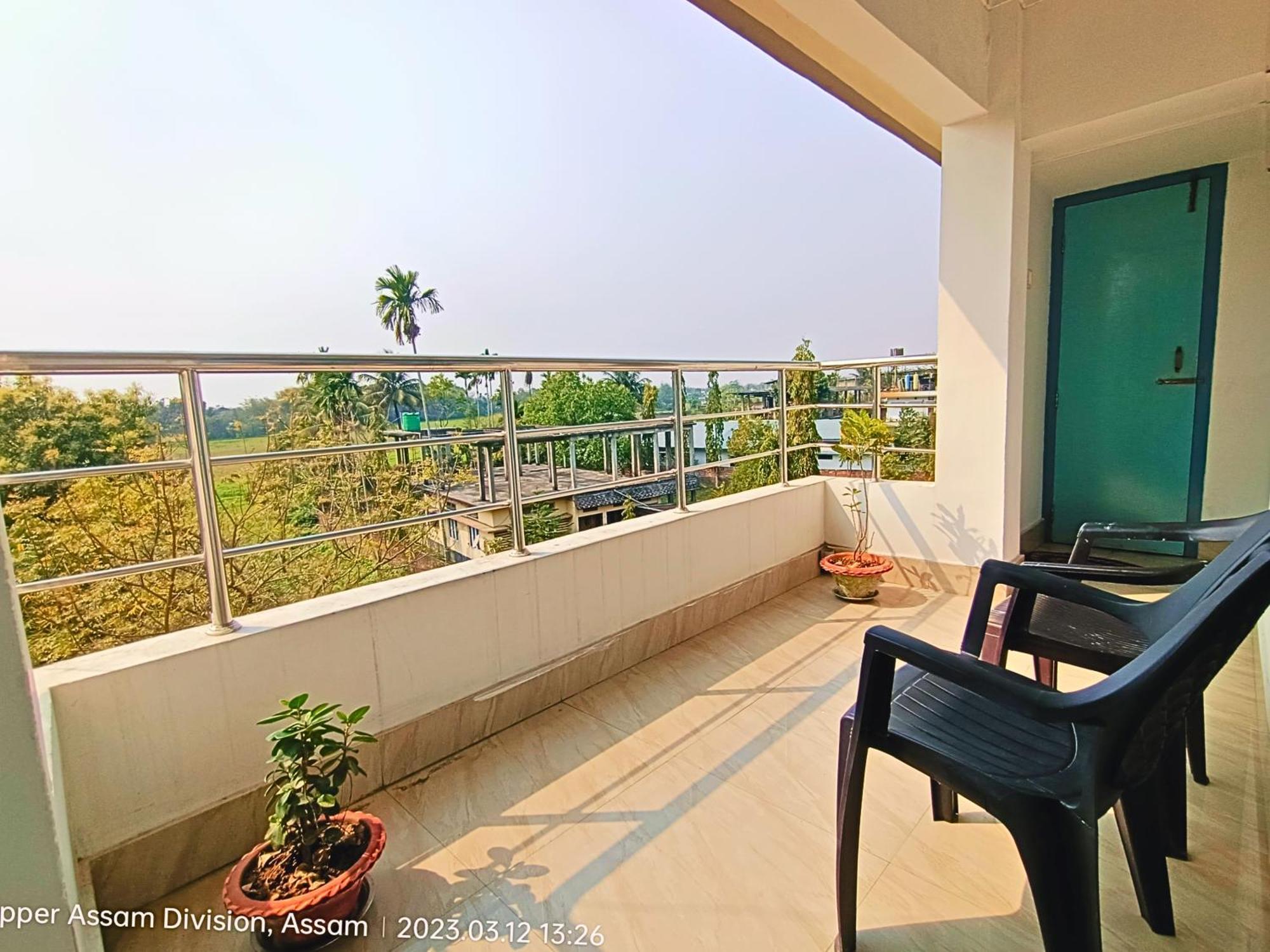 Taj Residency Holiday Homestay -Entire 1Bhk & 2Bhk Private Apartments -Call 767Ooo54Oo Jorhāt Esterno foto