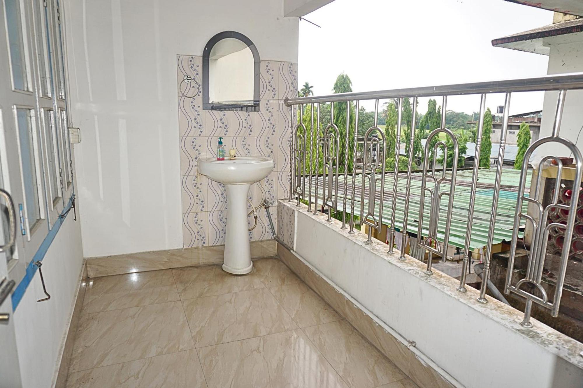 Taj Residency Holiday Homestay -Entire 1Bhk & 2Bhk Private Apartments -Call 767Ooo54Oo Jorhāt Esterno foto